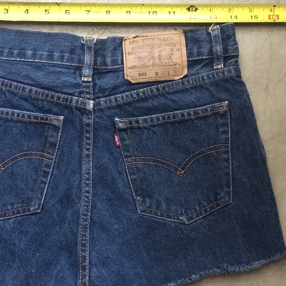 Levi 501 cut off shorts. - Picture 6 of 8